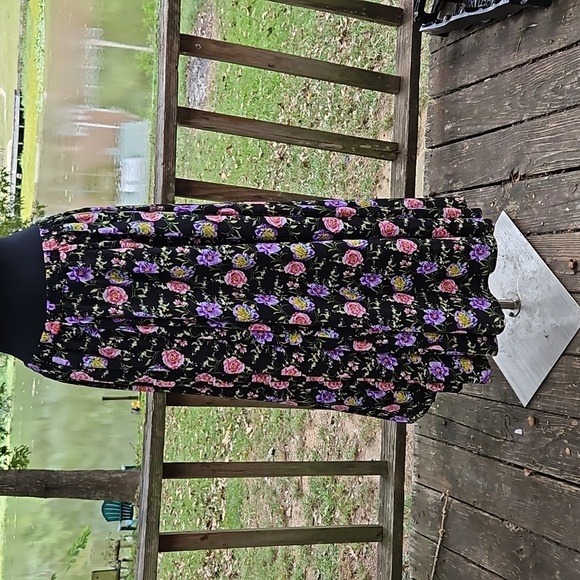 Magic Pink & Purple Rose Print Skirt - Picture 2 of 7